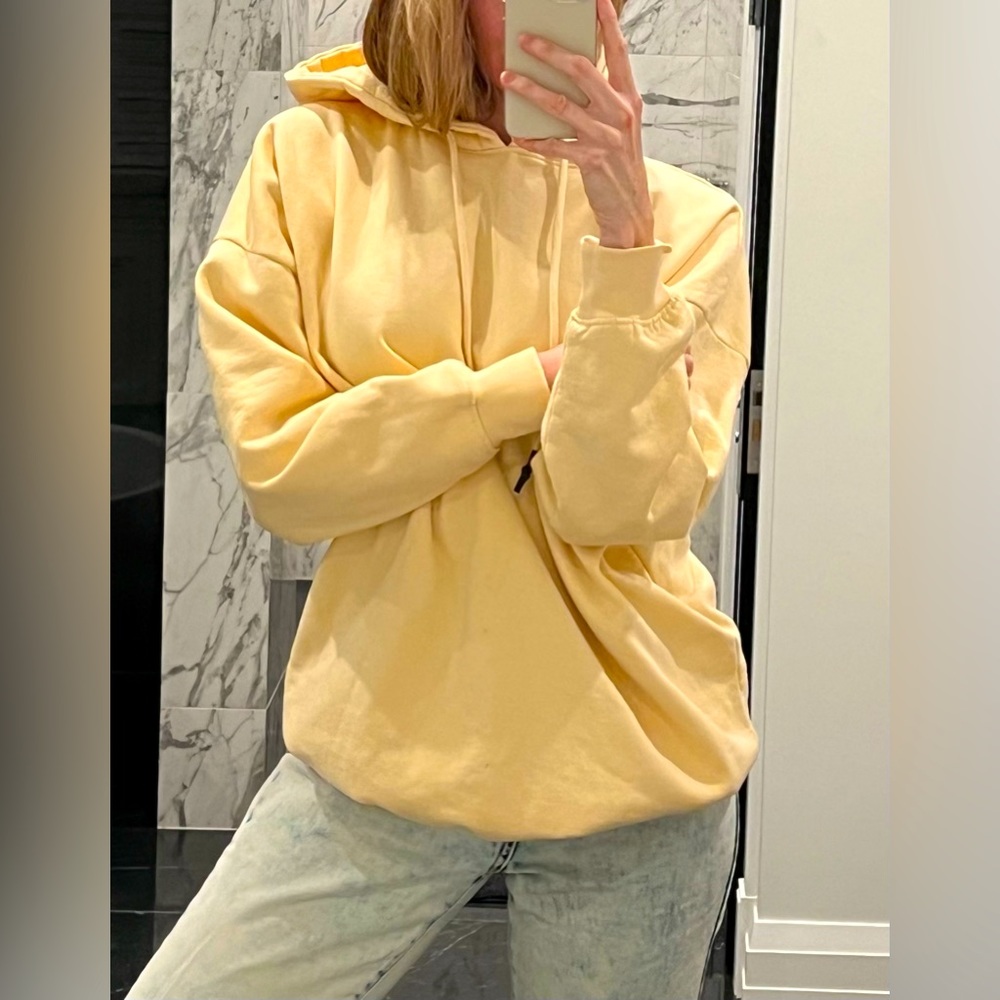 Oversized long hoodie in light yellow